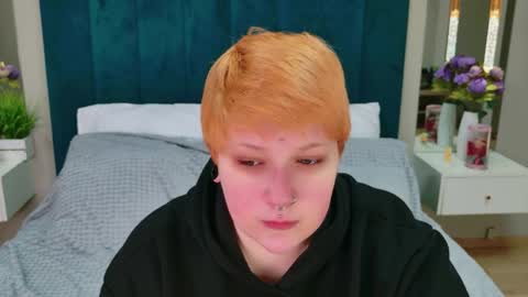 ednadavis online show from April 26, 7:17 am