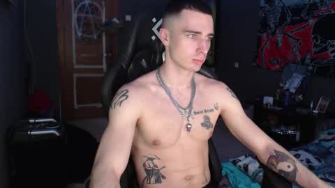 Eduar online show from December 21, 12:56 pm