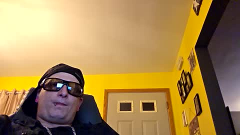 edwardaims_2please online show from October 16, 2:45 am