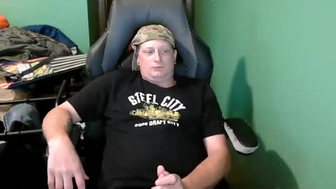 Snapshot of edwardaims_2please chatting on July 6, 2:36 pm edwardaims_2please online show from July 6, 2:36 pm