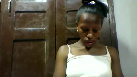 edwige770943 online show from April 25, 4:26 am