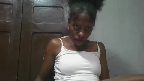 edwige770943 online show from May 17, 3:52 pm
