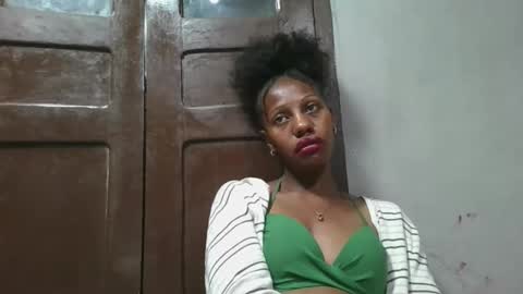 edwige770943 online show from May 21, 6:20 am