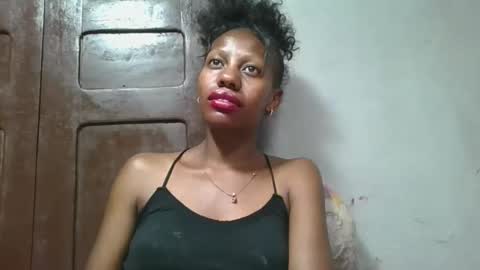 edwige770943 online show from May 24, 5:29 pm