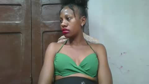 edwige770943 online show from May 30, 8:11 am