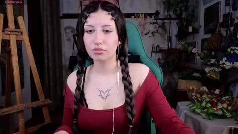 effiemeowley online show from April 19, 5:18 am