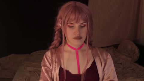 Effie Mur online show from December 15, 4:04 pm