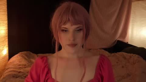 Effie Mur online show from March 1, 7:04 pm