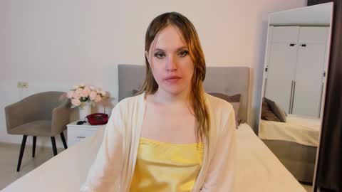 Effie Mur online show from November 13, 5:39 am