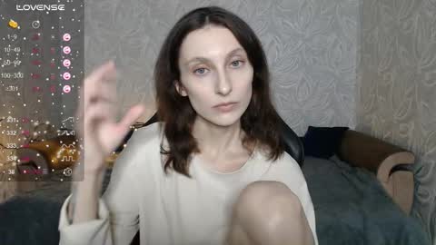 Snapshot of effy_gray chatting on November 22, 5:06 am Anna online show from November 22, 5:06 am