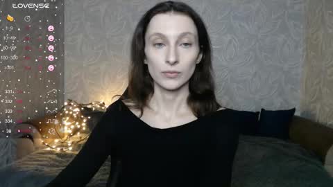 Snapshot of effy_gray chatting on November 23, 5:07 am Anna online show from November 23, 5:07 am