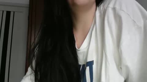 Snapshot of effy_m chatting on June 4, 5:30 pm Effy online show from June 4, 5:30 pm