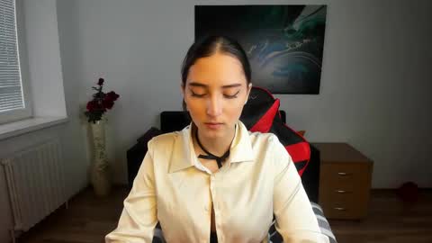 Snapshot of effy_royse chatting on February 27, 12:49 pm Effy Royse online show from February 27, 12:49 pm