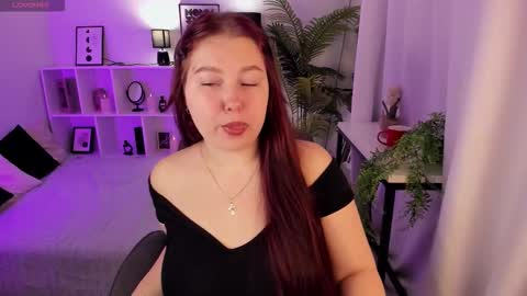 Effy online show from November 1, 1:35 pm