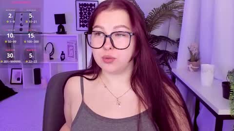 Effy online show from December 4, 1:53 pm