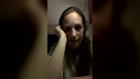 Snapshot of egenovese18 chatting on February 21, 3:40 am egenovese18 online show from February 21, 3:40 am