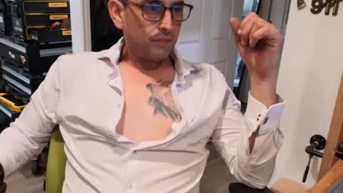 Snapshot of eguevara555500 chatting on June 14, 1:14 am SilverBulture online show from June 14, 1:14 am