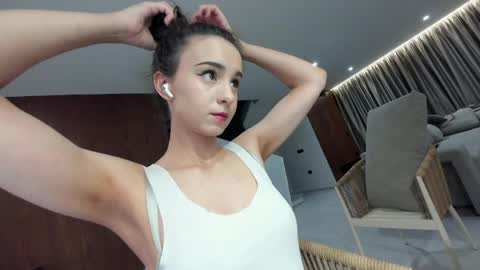 Snapshot of ehotlovea chatting on May 29, 2:20 am Erik and Alice online show from May 29, 2:20 am