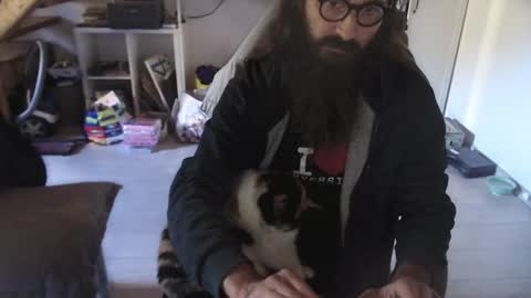 Snapshot of eighthundredeightyeight chatting on October 18, 9:54 am eighthundredeightyeight online show from October 18, 9:54 am