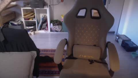 eighthundredeightyeight online show from December 14, 12:32 pm