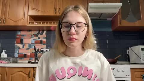 eileencrowday online show from April 21, 3:02 am