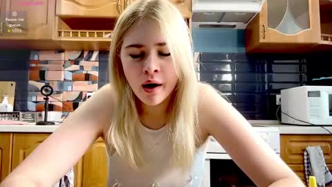 eileencrowday online show from May 2, 3:11 am