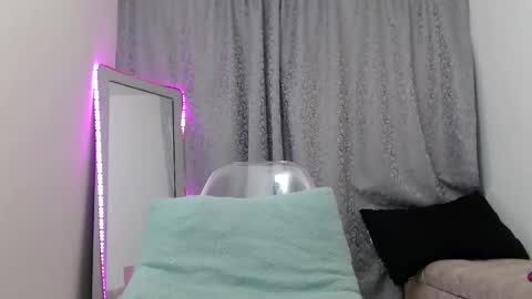 Eileen online show from November 30, 7:40 pm