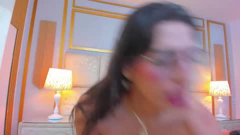 Eilyn Millan online show from March 18, 1:25 pm