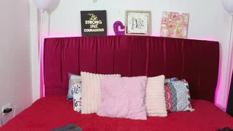 Snapshot of eimy__cute chatting on June 2, 7:16 pm eimy__cute online show from June 2, 7:16 pm