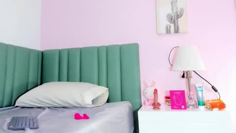 Eimy online show from October 22, 8:30 pm