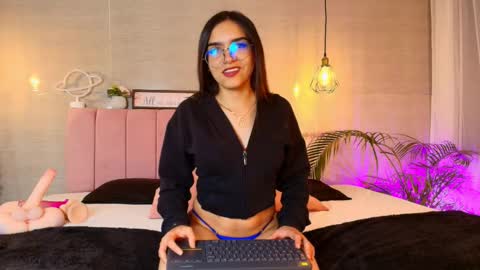 Snapshot of eimy_rosse18 chatting on October 13, 10:48 am eimy_rosse18 online show from October 13, 10:48 am
