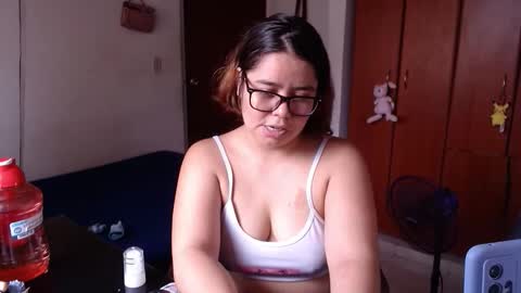 eimy_saenzz online show from February 16, 6:26 pm
