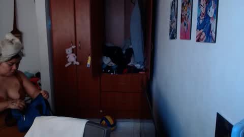 eimy_saenzz online show from March 1, 2:08 pm