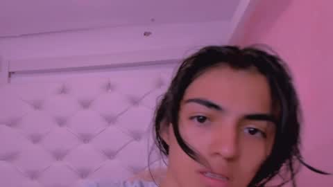 eimy online show from May 24, 1:16 pm