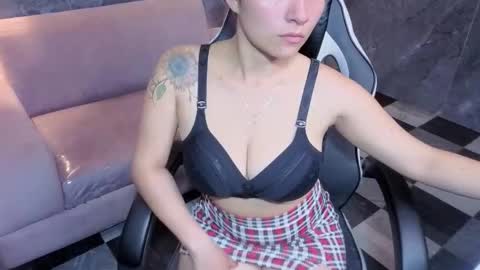 eimy_smith_b online show from February 25, 7:56 pm