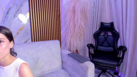 YG COUPLE online show from October 16, 8:54 pm