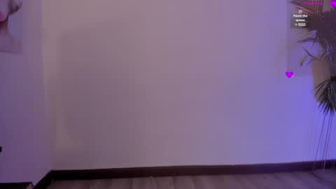 eimyaniston cute online show from February 8, 2:49 pm