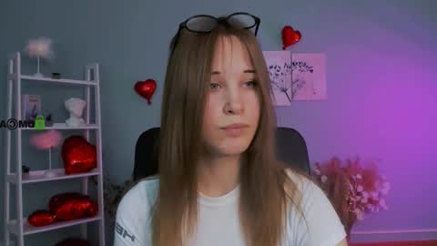 Snapshot of eira_mouse chatting on February 22, 9:19 am Sweet Eira online show from February 22, 9:19 am