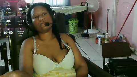 Eirondra Valeen online show from May 24, 3:28 pm