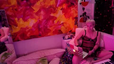 ejrabloom online show from March 19, 5:11 am