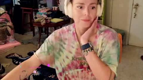 ejrabloom online show from April 16, 4:46 am