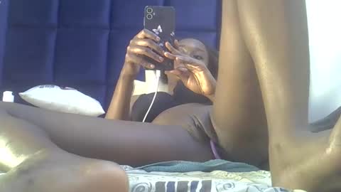 Snapshot of el_petite chatting on October 14, 6:31 pm petite online show from October 14, 6:31 pm