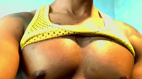 Snapshot of el_vecino_m chatting on April 23, 2:52 pm el_vecino_m online show from April 23, 2:52 pm
