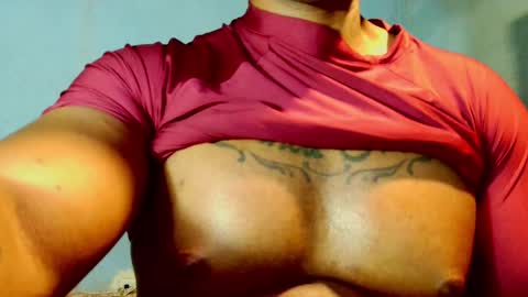 Snapshot of el_vecino_m chatting on April 26, 6:44 am el_vecino_m online show from April 26, 6:44 am