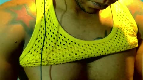 Snapshot of el_vecino_m chatting on May 15, 6:53 am el_vecino_m online show from May 15, 6:53 am