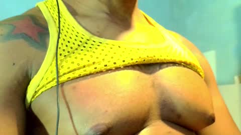 Snapshot of el_vecino_m chatting on June 8, 6:03 am el_vecino_m online show from June 8, 6:03 am