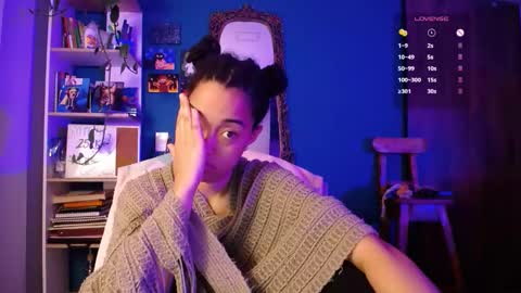 Ela  Help me reach 100 thumbs up online show from December 5, 5:16 am