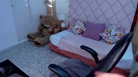 Snapshot of ela_beli chatting on July 18, 7:28 pm Ela Beli online show from July 18, 7:28 pm