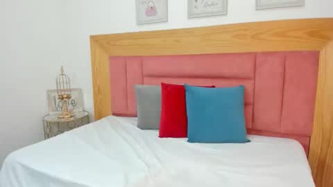 Snapshot of ela_evansfox chatting on December 15, 3:00 am ela_evansfox online show from December 15, 3:00 am