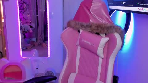 Ela online show from November 27, 8:49 am